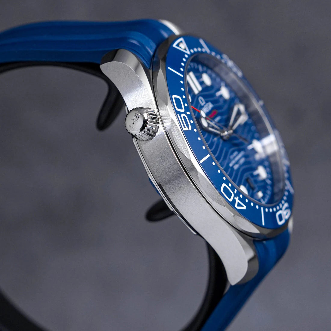 SEAMASTER DIVER 300 BLUE DIAL RUBBER STRAP (2025)