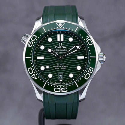 SEAMASTER DIVER 300 GREEN DIAL RUBBER STRAP