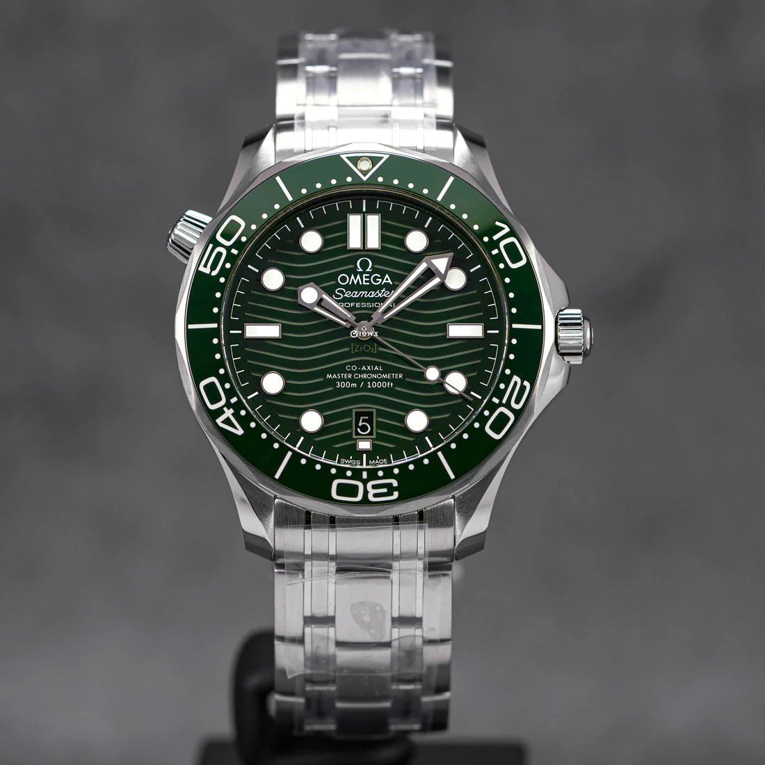 SEAMASTER DIVER 300 GREEN DIAL