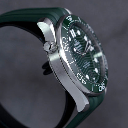 SEAMASTER DIVER 300 GREEN DIAL RUBBER STRAP