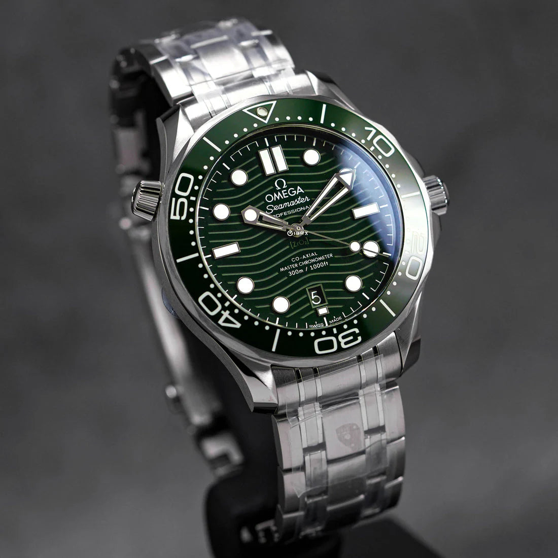 SEAMASTER DIVER 300 GREEN DIAL