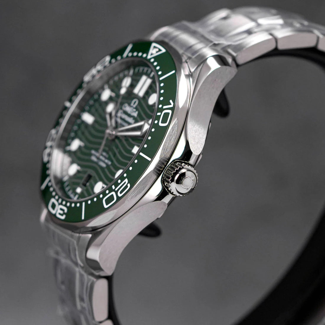 SEAMASTER DIVER 300 GREEN DIAL
