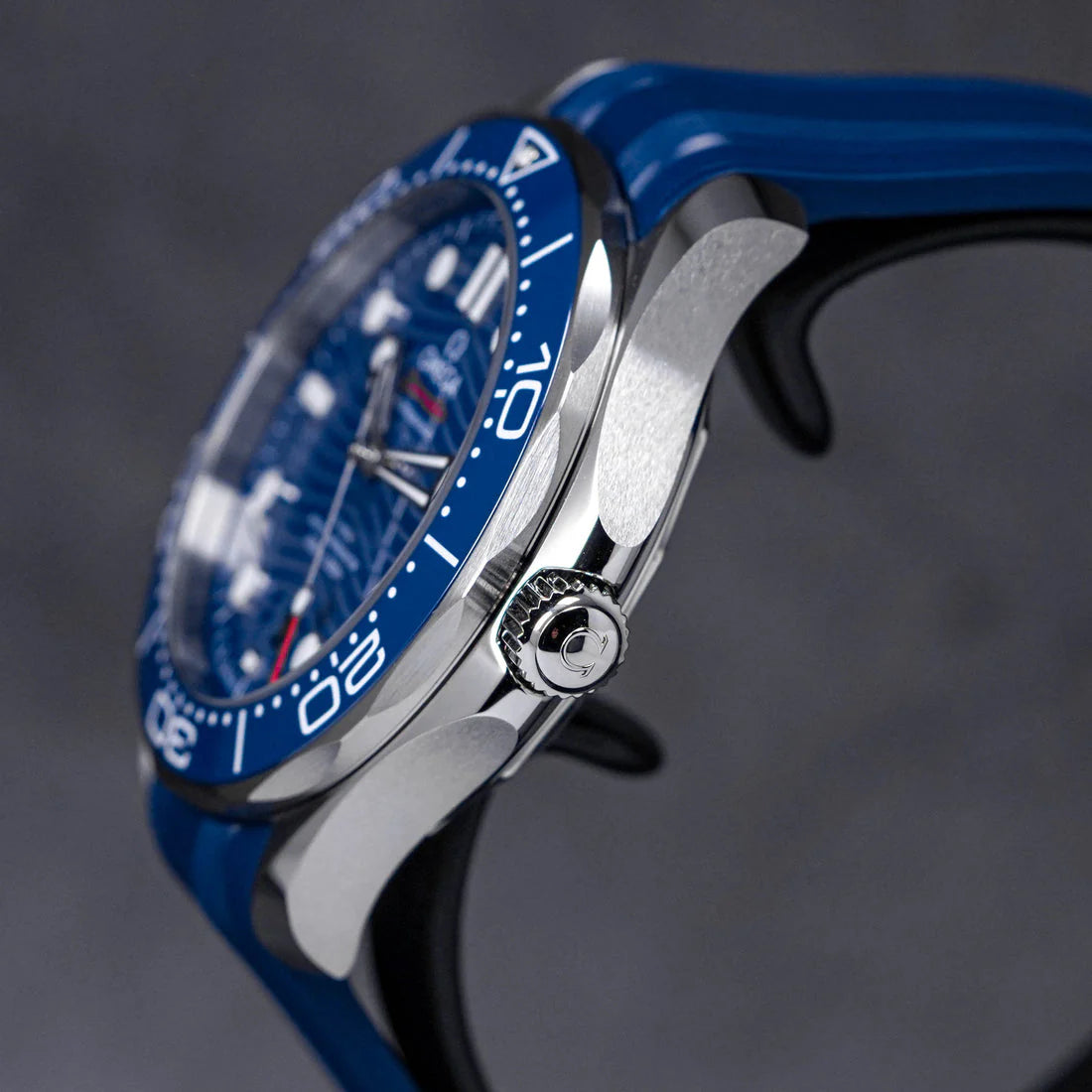 SEAMASTER DIVER 300 BLUE DIAL RUBBER STRAP (2025)