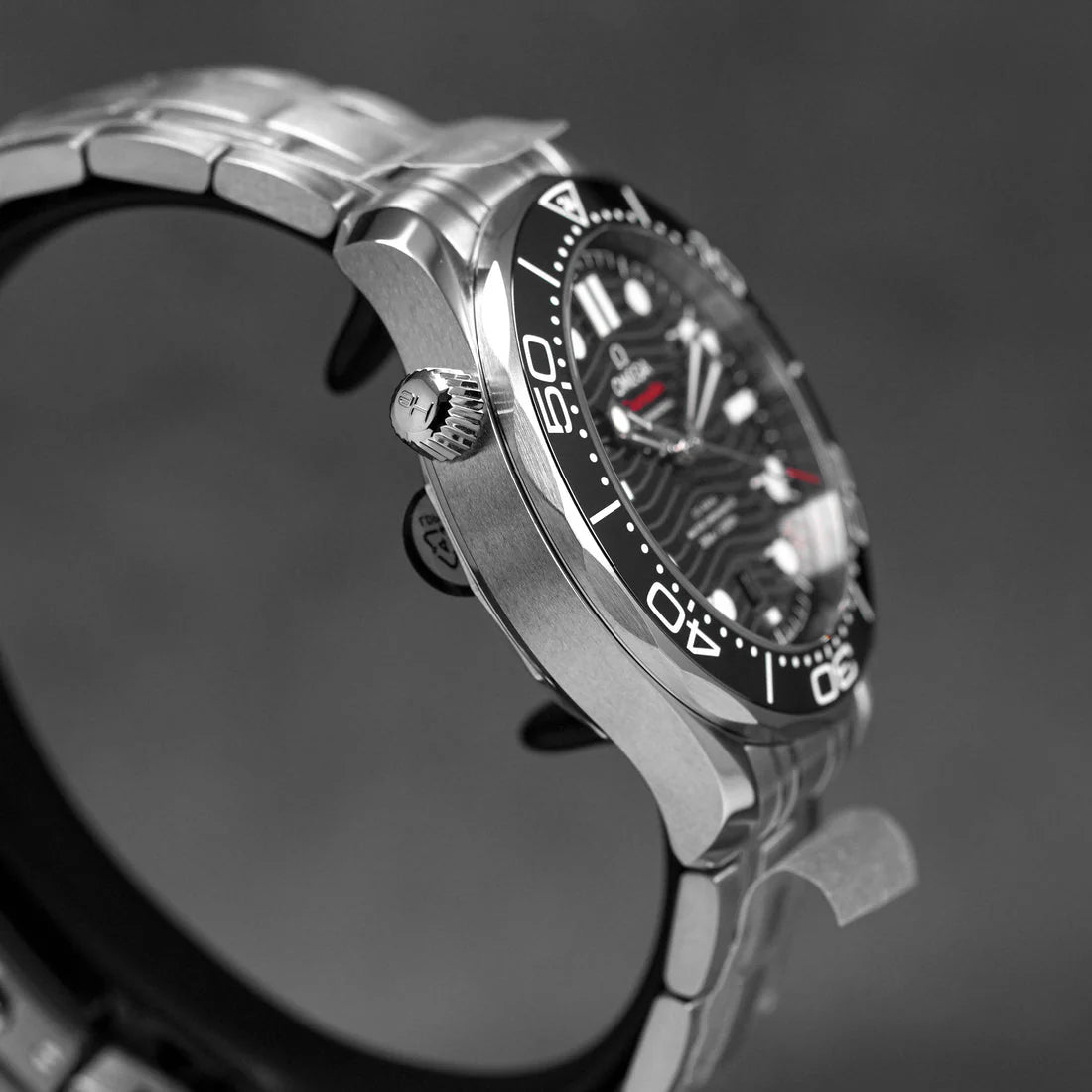 SEAMASTER DIVER 300 BLACK DIAL (2025)