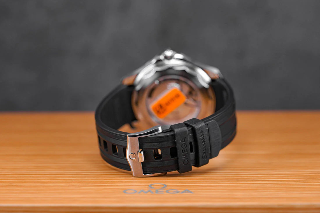 SEAMASTER DIVER 300 WHITE DIAL RUBBER STRAP (2025)